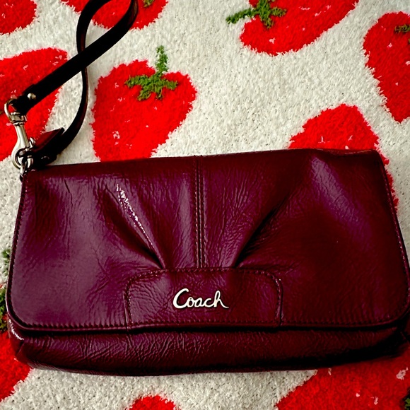 Coach Handbags - COACH Clutch